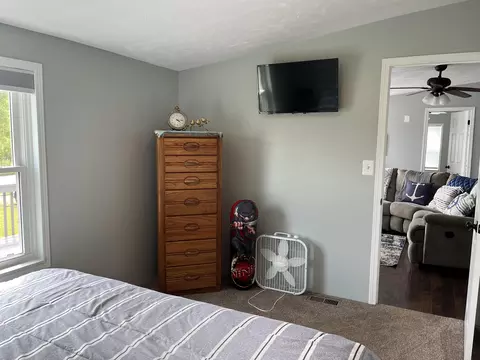 Bedroom - 5437 Darby, Gladwin, MI 48624 photo 6 of 14