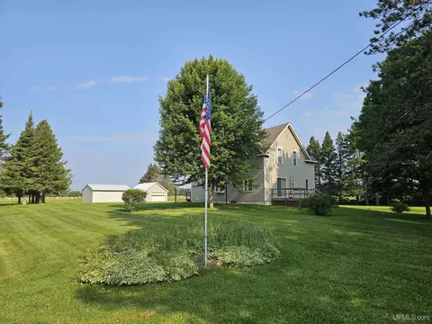 10523 Ll, Rapid River, MI 49878