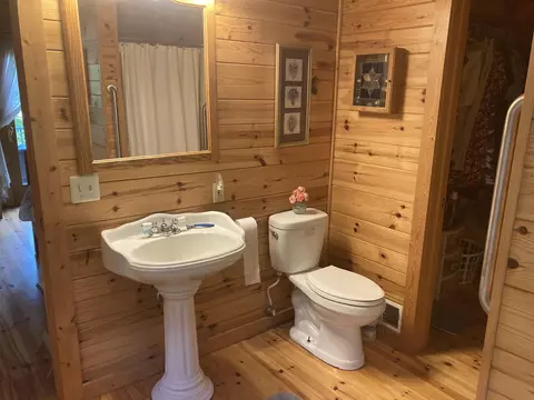Bath - 2153 N M-30, Gladwin, MI 48624 photo 1 of 8