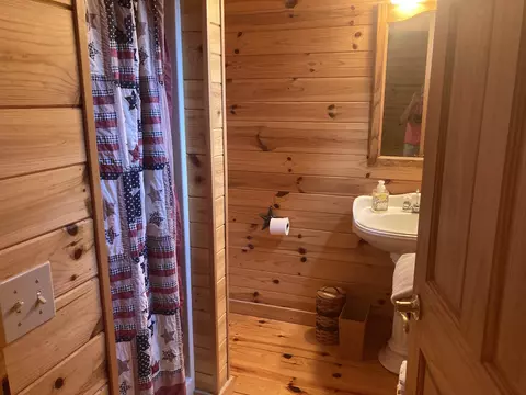 Bath - 2153 N M-30, Gladwin, MI 48624 photo 7 of 8
