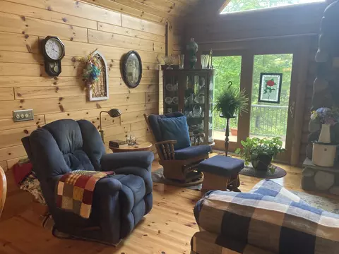 Living - 2153 N M-30, Gladwin, MI 48624 photo 2 of 6