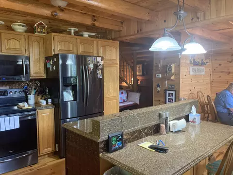 Kitchen - 2153 N M-30, Gladwin, MI 48624 photo 3 of 4
