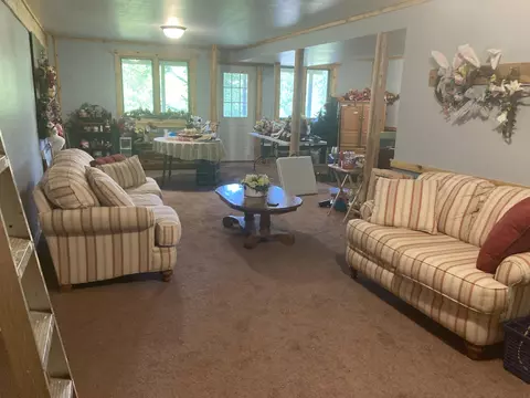 Living - 2153 N M-30, Gladwin, MI 48624 photo 5 of 6