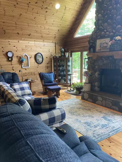 Living - 2153 N M-30, Gladwin, MI 48624 photo 1 of 6