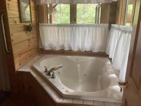 Bath - 2153 N M-30, Gladwin, MI 48624 photo 2 of 8