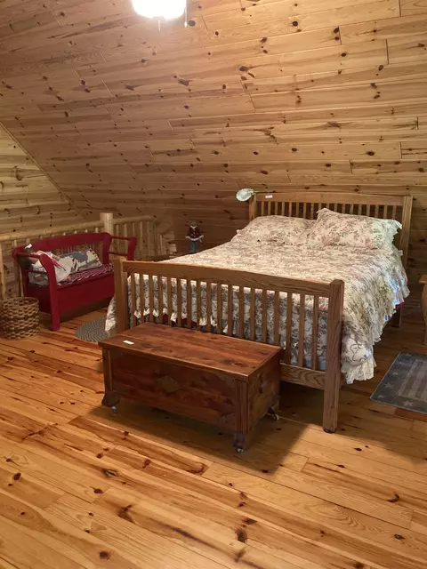 Bedroom - 2153 N M-30, Gladwin, MI 48624 photo 7 of 9