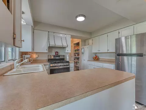 4949 Colf, Carleton, MI 48117 photo 16