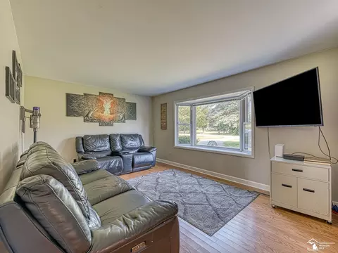 4949 Colf, Carleton, MI 48117 photo 8