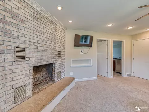 4949 Colf, Carleton, MI 48117 photo 4