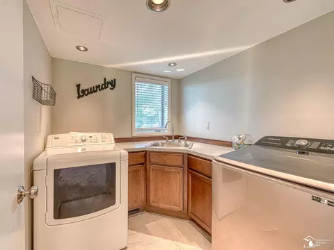 4949 Colf, Carleton, MI 48117 photo 5