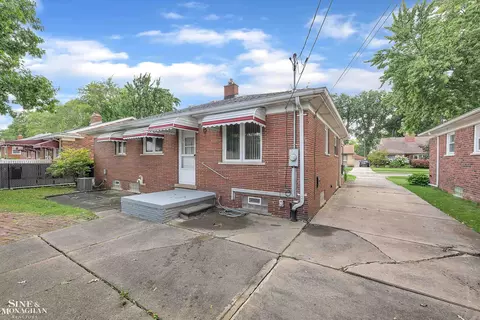 1723 Aline, Grosse Pointe, MI 48236 photo 24