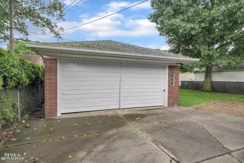 1723 Aline, Grosse Pointe, MI 48236 photo 25