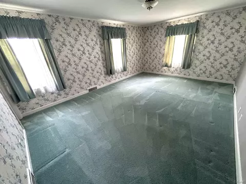 Bedroom - 600 S Thompson, Jackson, MI 49203 photo 9 of 11