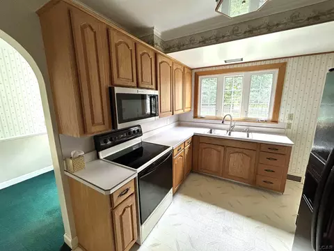 Kitchen - 600 S Thompson, Jackson, MI 49203 photo 1 of 3