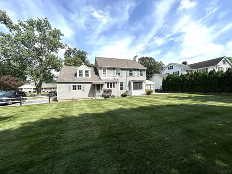 Exterior - 600 S Thompson, Jackson, MI 49203 photo 8 of 14