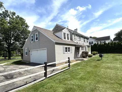Exterior - 600 S Thompson, Jackson, MI 49203 photo 6 of 14