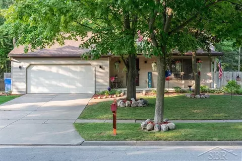 5616 Bloomfield, Midland, MI 48642