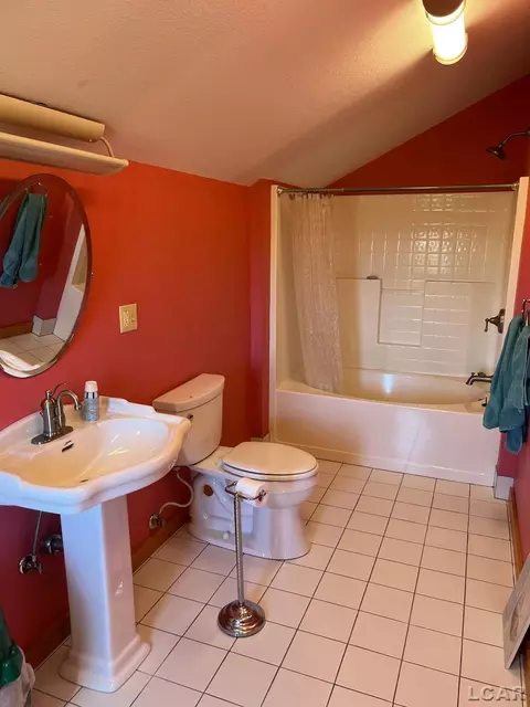 Bath - 17126 Cole, Addison, MI 49220 photo 1 of 2