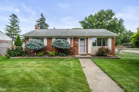 40518 Pickett Rdg, Sterling Heights, MI 48313