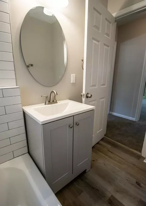 Bath - 2513 Norbert, Flint, MI 48504 photo 2 of 2