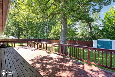 Exterior - 2349 Harmony, Burton, MI 48509 photo 5 of 9