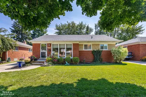 21824 Trombly, Saint Clair Shores, MI 48080