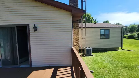 Exterior - 10066 Carpenter, Flushing, MI 48433 photo 6 of 6