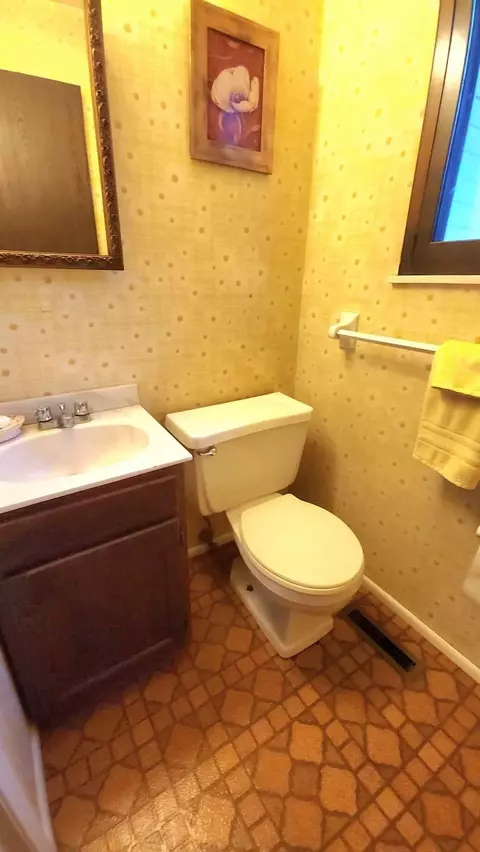 Bath - 10066 Carpenter, Flushing, MI 48433 photo 2 of 3