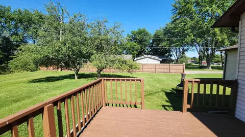 Exterior - 10066 Carpenter, Flushing, MI 48433 photo 5 of 6