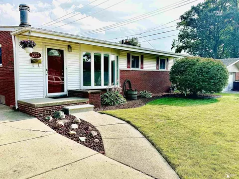3285 Humber, Trenton, MI 48183