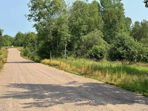 21505 River Trl, Houghton, MI 49931