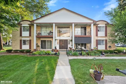 29297 Hayes #23, Warren, MI 48088