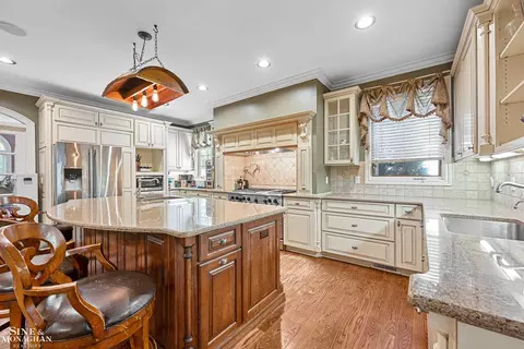 1036 Whittier, Grosse Pointe Park, MI 48230 photo 9