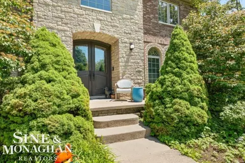 1036 Whittier, Grosse Pointe Park, MI 48230 photo 2
