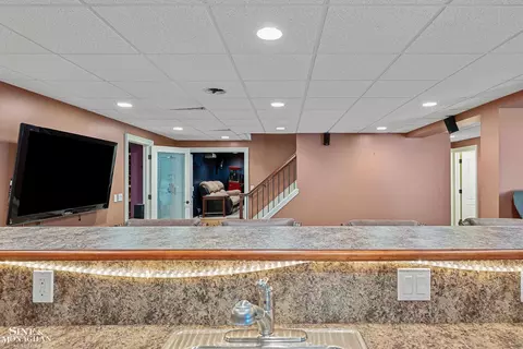 1036 Whittier, Grosse Pointe Park, MI 48230 photo 32