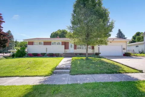 739 Howell, Adrian, MI 49221