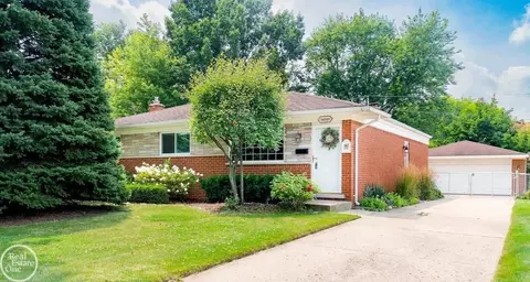 34249 Greentrees, Sterling Heights, MI 48312