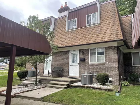 37023 E Aragona, Clinton Township, MI 48036