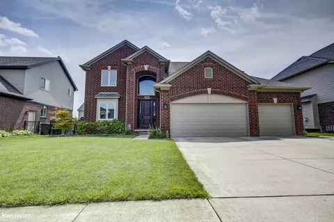20820 Stalybridge, Macomb, MI 48044