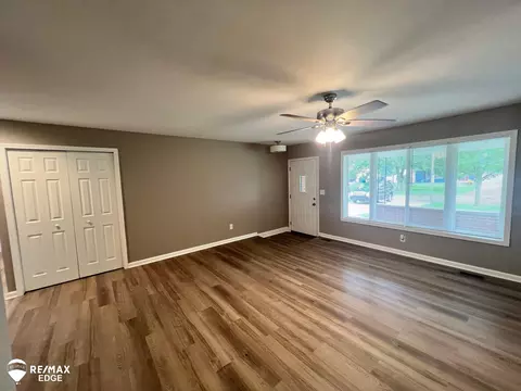 509 Amesbury, Davison, MI 48423 photo 3