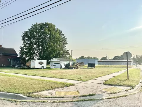 1000 River, Iron Mountain, MI 49801