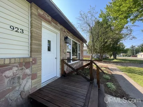 Exterior - 923 Halliday, L'anse, MI 49946 photo 8 of 9