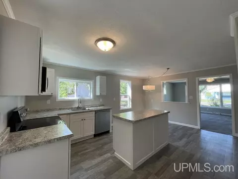 Kitchen - 923 Halliday, L'anse, MI 49946 photo 4 of 6