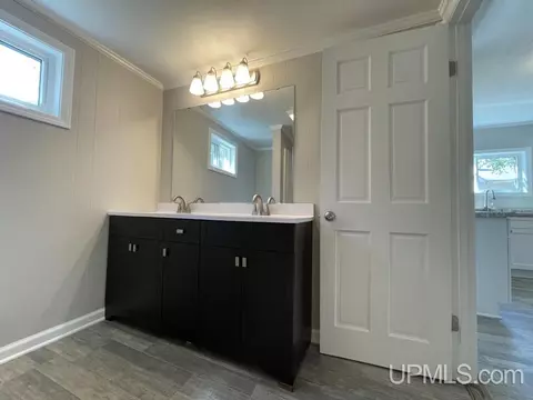 Bath - 923 Halliday, L'anse, MI 49946 photo 1 of 4