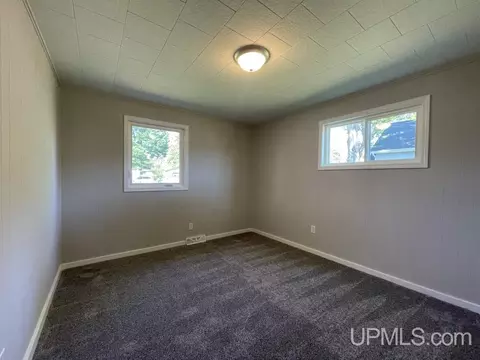 Bedroom - 923 Halliday, L'anse, MI 49946 photo 7 of 8