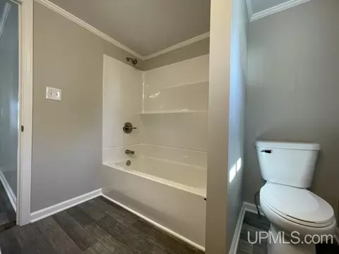 Bath - 923 Halliday, L'anse, MI 49946 photo 3 of 4