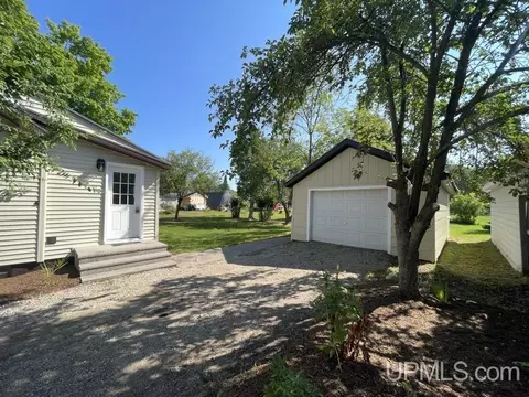 Exterior - 923 Halliday, L'anse, MI 49946 photo 1 of 9