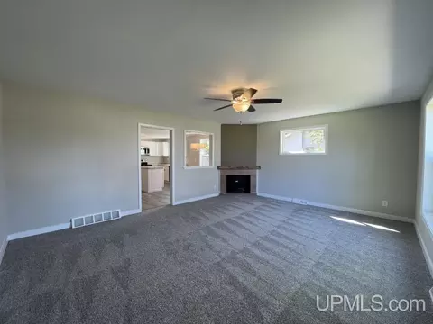 Living - 923 Halliday, L'anse, MI 49946 photo 3 of 4