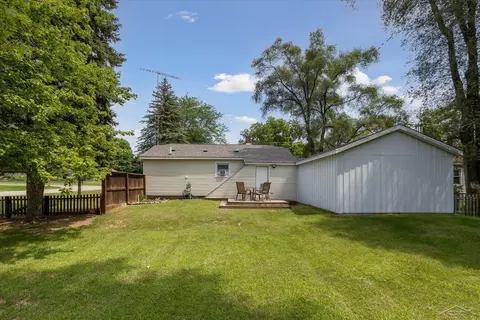 Exterior - 307 Erie, Gladwin, MI 48624 photo 5 of 7