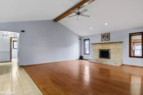Living - 16580 Stephen, Macomb, MI 48042 photo 4 of 6